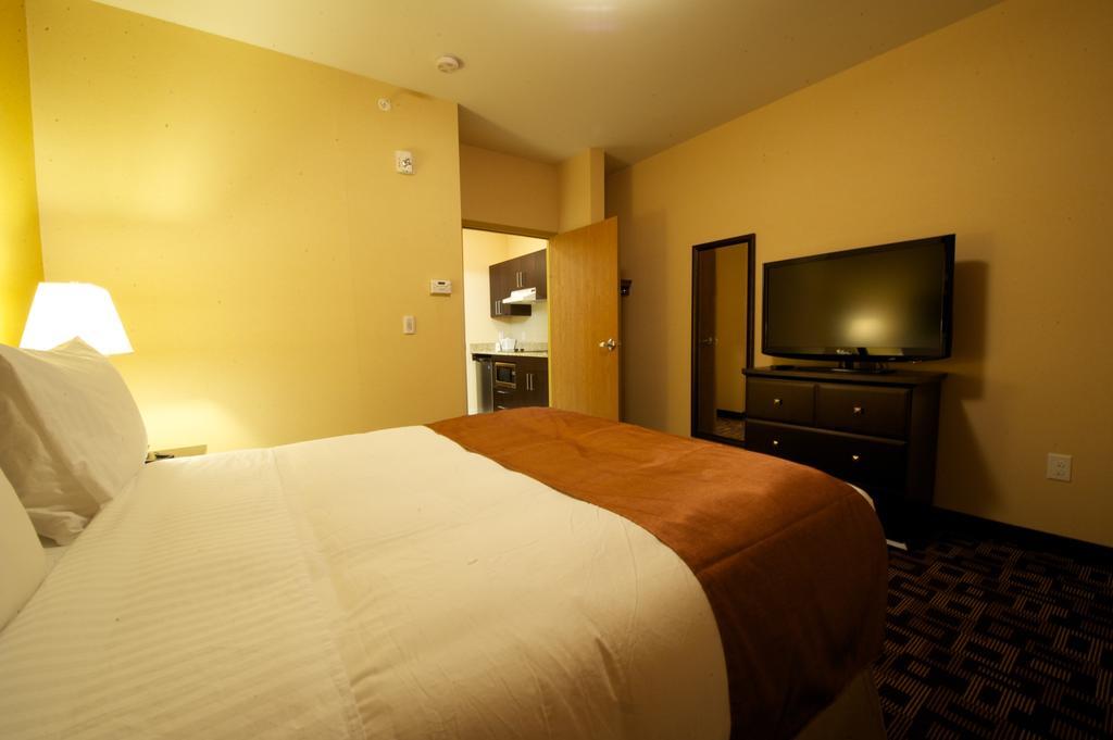 Days Inn & Suites By Wyndham Winnipeg Airport Manitoba Exteriör bild